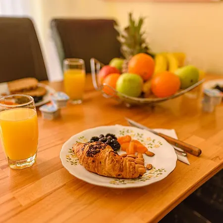 Cozy Studio With Cathedral View - Best Location Apartman Szarajevó