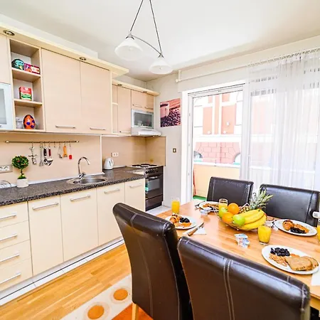 Cozy Studio With Cathedral View - Best Location Apartman