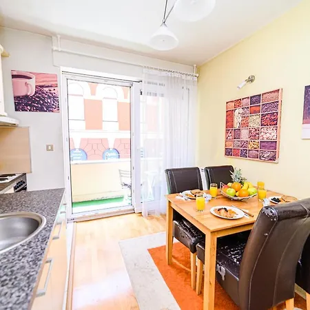 Apartman Cozy Studio With Cathedral View - Best Location