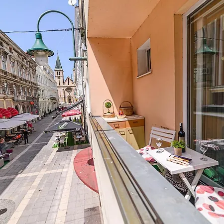 Apartman Cozy Studio With Cathedral View - Best Location